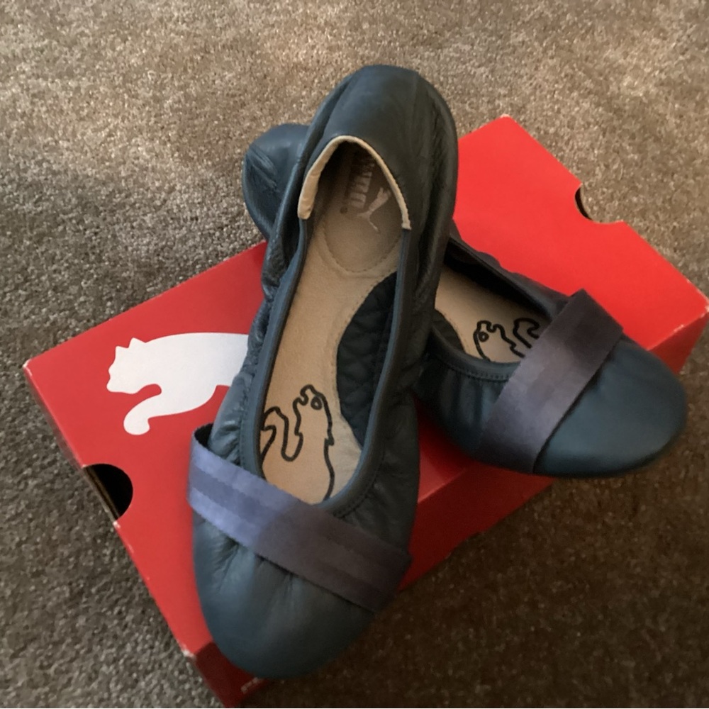 Puma Blue Flats for Casual Comfort